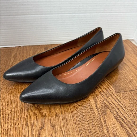 Vionic Black Leather Flats - Picture 5 of 13